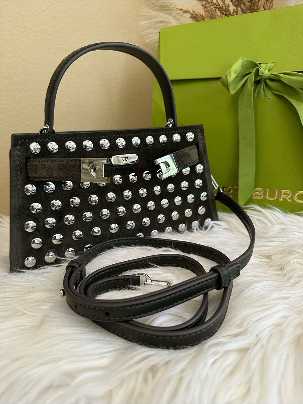 tag Tory Burch Studded Suede Top Handle Bag